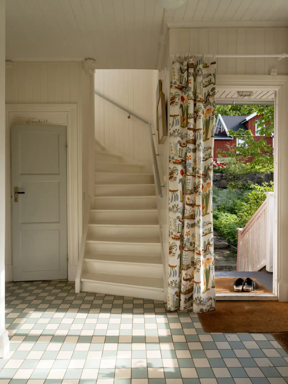 A Characteristic Early 20th-Century Swedish Villa with a Lush Garden 32 turn-of-the-century-villa-lush-garden-nordroom