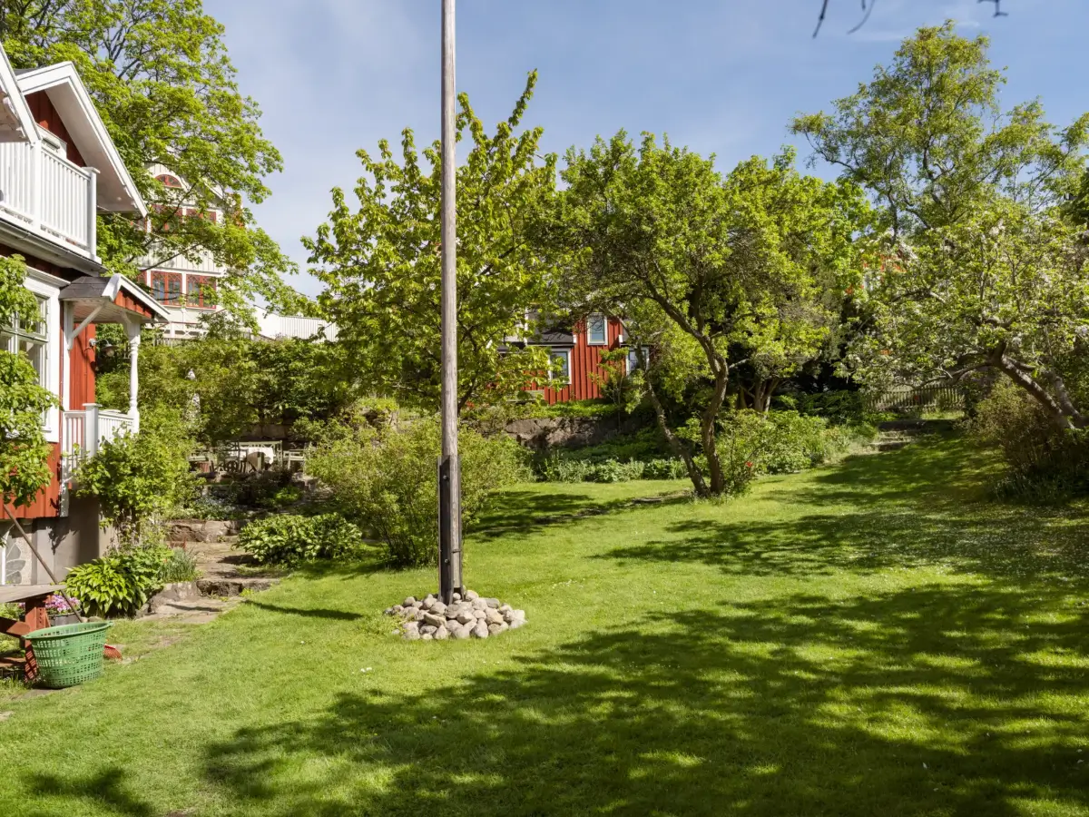 A Characteristic Early 20th-Century Swedish Villa with a Lush Garden 60 turn-of-the-century-villa-lush-garden-nordroom