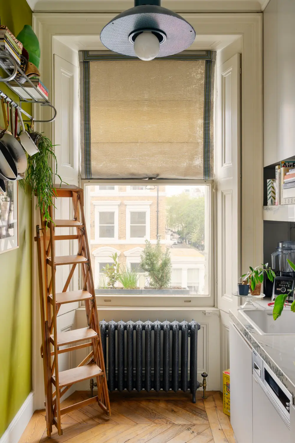 Inside a Thoughtfully Redesigned Two-Bedroom Victorian Apartment in South Kensington 9 unique-two-bedroom-south-kensington-apartment-nordroom