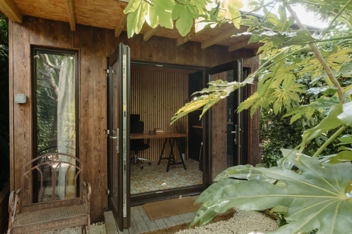 A Natural Palette and a Conservatory Extension Connect the Interiors with the Outdoors 25 victorian-garden-apartment-london-nordroom