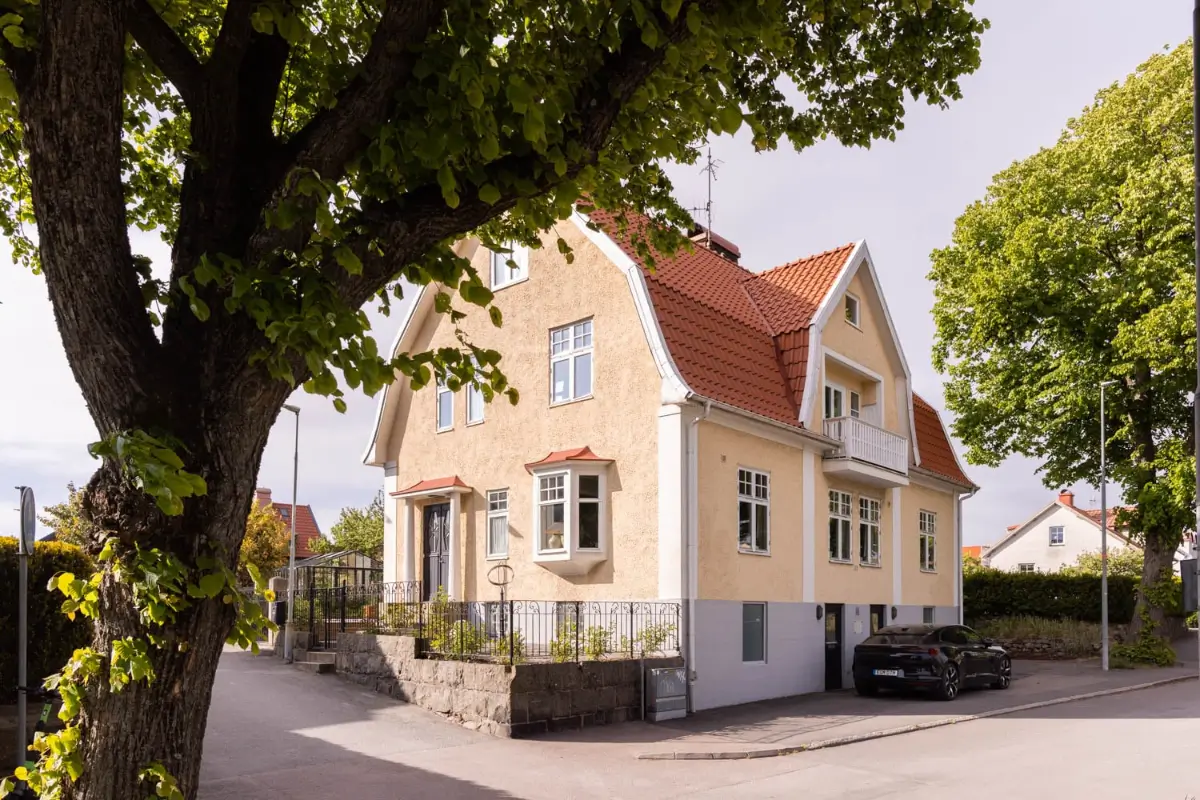 A Beautiful 1920s Villa in West Sweden with a Romantic Garden 36 1920s-villa-west-coast-sweden-nordroom