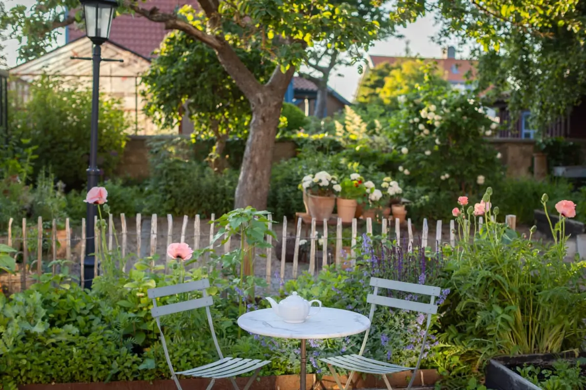 A Beautiful 1920s Villa in West Sweden with a Romantic Garden 33 1920s-villa-west-coast-sweden-nordroom