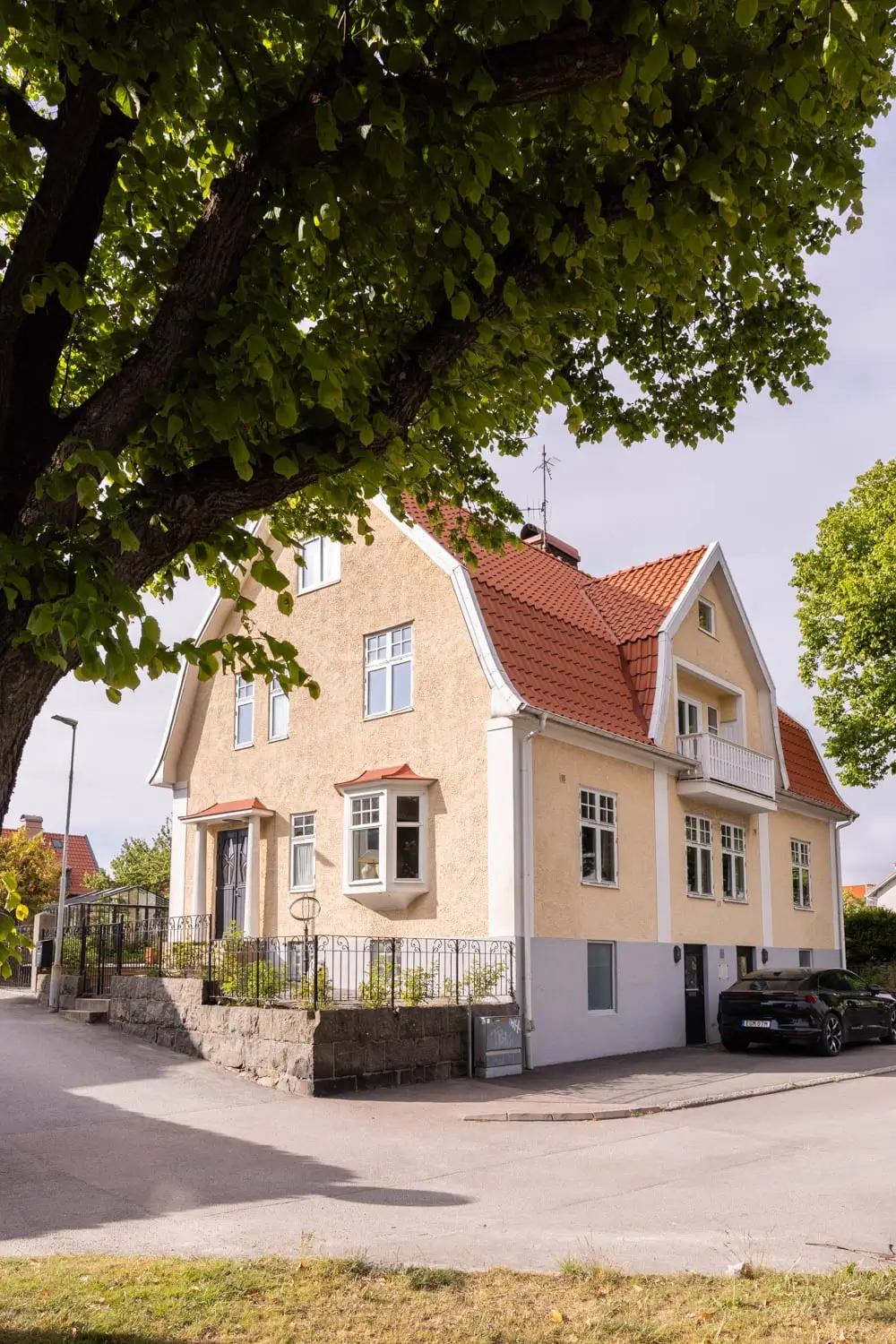 A Beautiful 1920s Villa in West Sweden with a Romantic Garden 1 1920s-villa-west-coast-sweden-nordroom