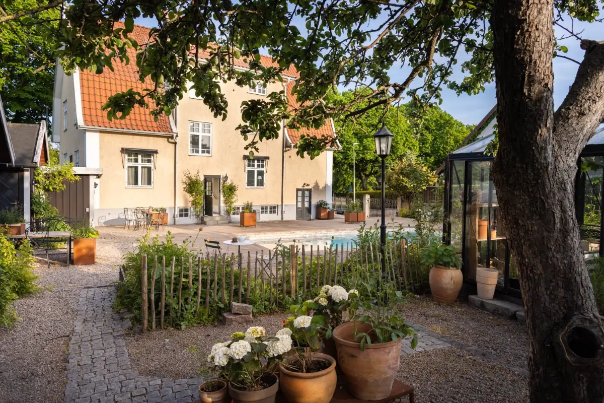 A Beautiful 1920s Villa in West Sweden with a Romantic Garden 26 1920s-villa-west-coast-sweden-nordroom