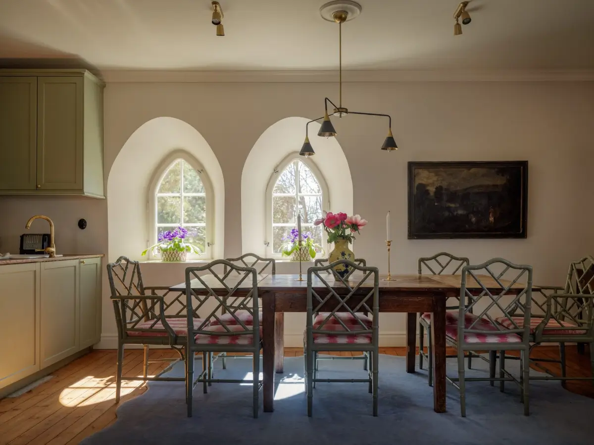 English Cottage-Style Interiors in a Converted Stockholm Water Tower 9 colorful-english-cottage-style-interiors-converted-water-tower-sweden-nordroom