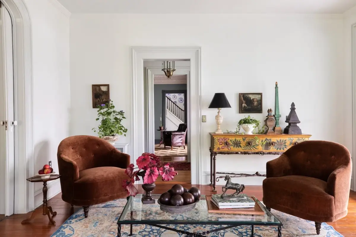 Colorful Interiors in a Beautiful 200-Year-Old Hudson River Estate 11 colorful-interiors-200-year-old-hudson-river-estate-nordroom