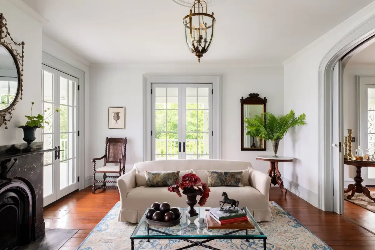 Colorful Interiors in a Beautiful 200-Year-Old Hudson River Estate 13 colorful-interiors-200-year-old-hudson-river-estate-nordroom