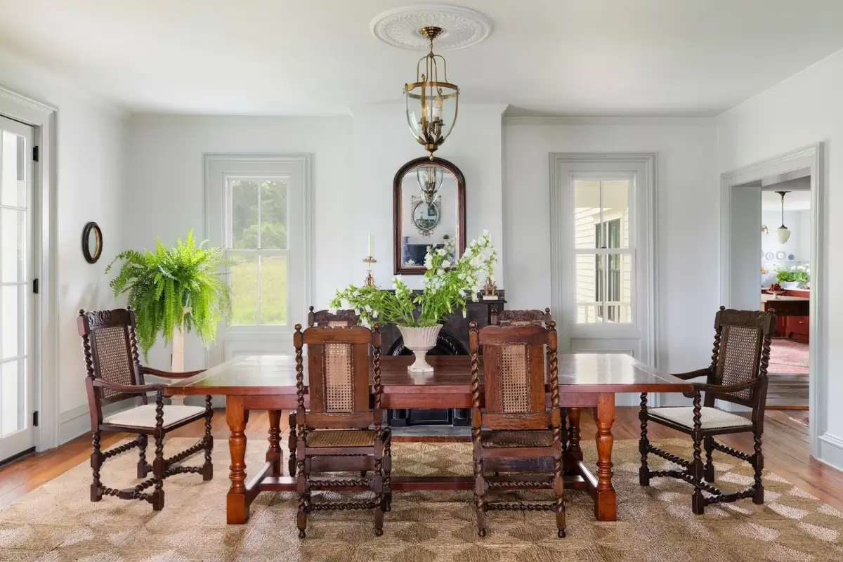Colorful Interiors in a Beautiful 200-Year-Old Hudson River Estate 14 colorful-interiors-200-year-old-hudson-river-estate-nordroom