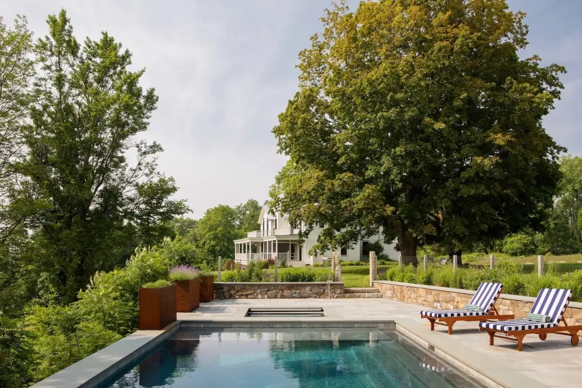 Colorful Interiors in a Beautiful 200-Year-Old Hudson River Estate 58 colorful-interiors-200-year-old-hudson-river-estate-nordroom