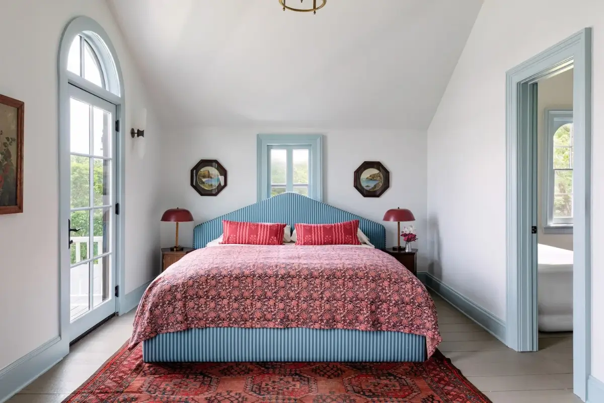 Colorful Interiors in a Beautiful 200-Year-Old Hudson River Estate 23 colorful-interiors-200-year-old-hudson-river-estate-nordroom
