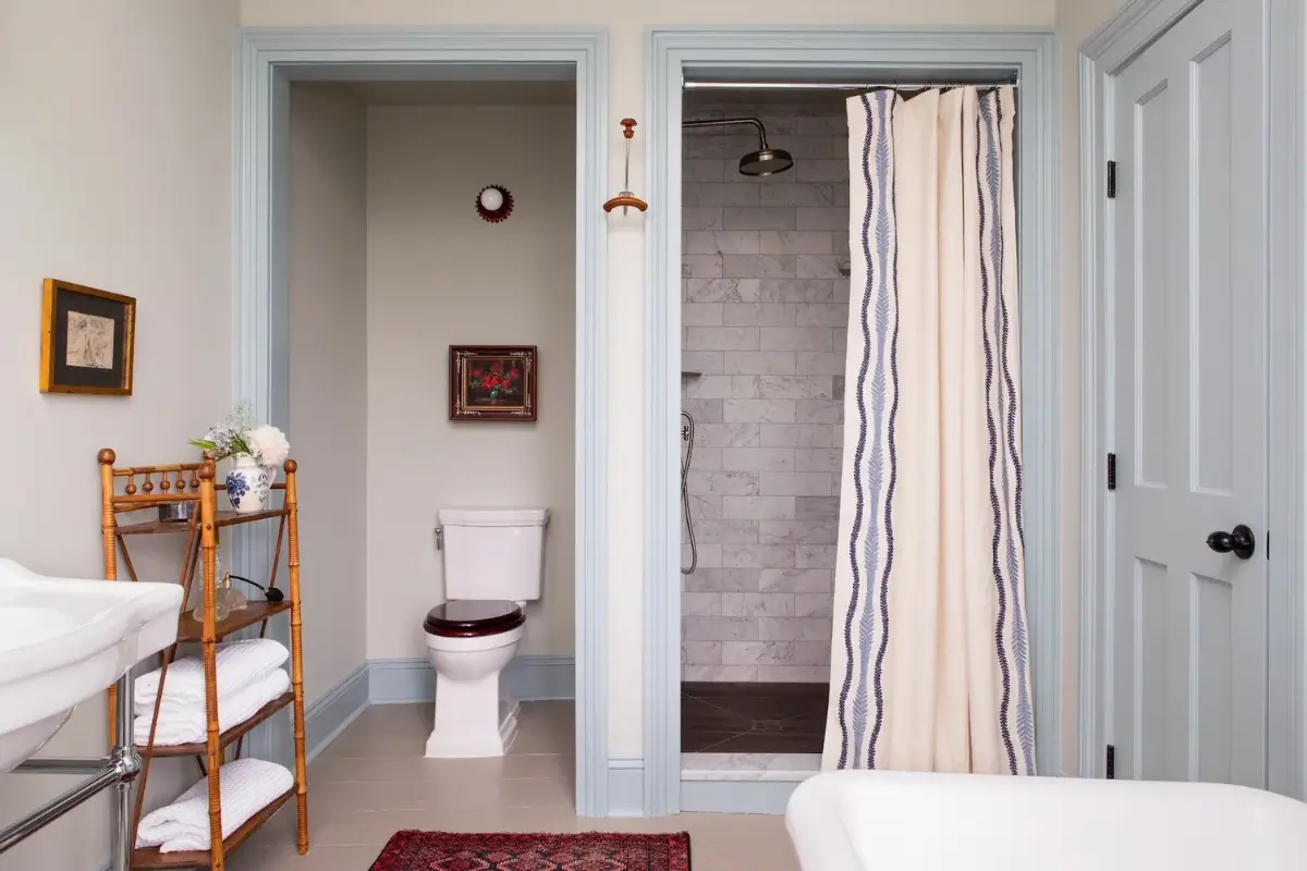 Colorful Interiors in a Beautiful 200-Year-Old Hudson River Estate 29 colorful-interiors-200-year-old-hudson-river-estate-nordroom