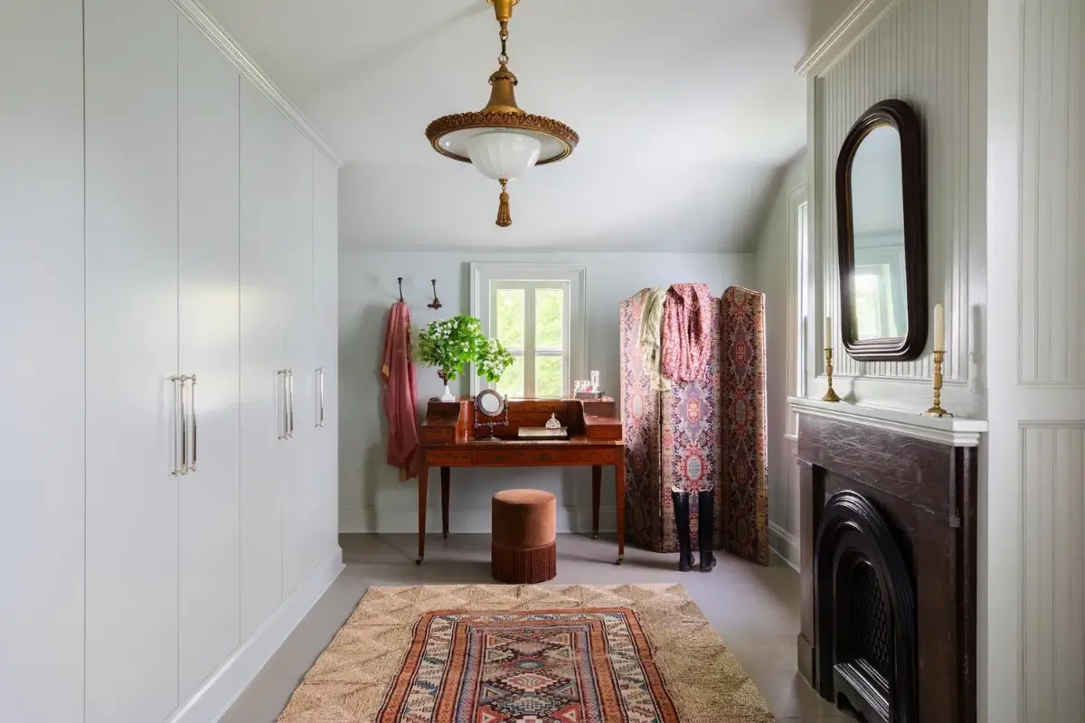 Colorful Interiors in a Beautiful 200-Year-Old Hudson River Estate 30 colorful-interiors-200-year-old-hudson-river-estate-nordroom