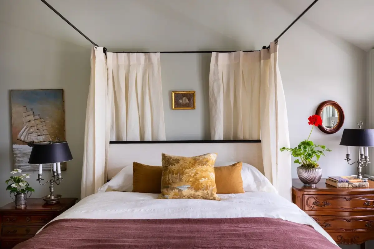 Colorful Interiors in a Beautiful 200-Year-Old Hudson River Estate 32 colorful-interiors-200-year-old-hudson-river-estate-nordroom