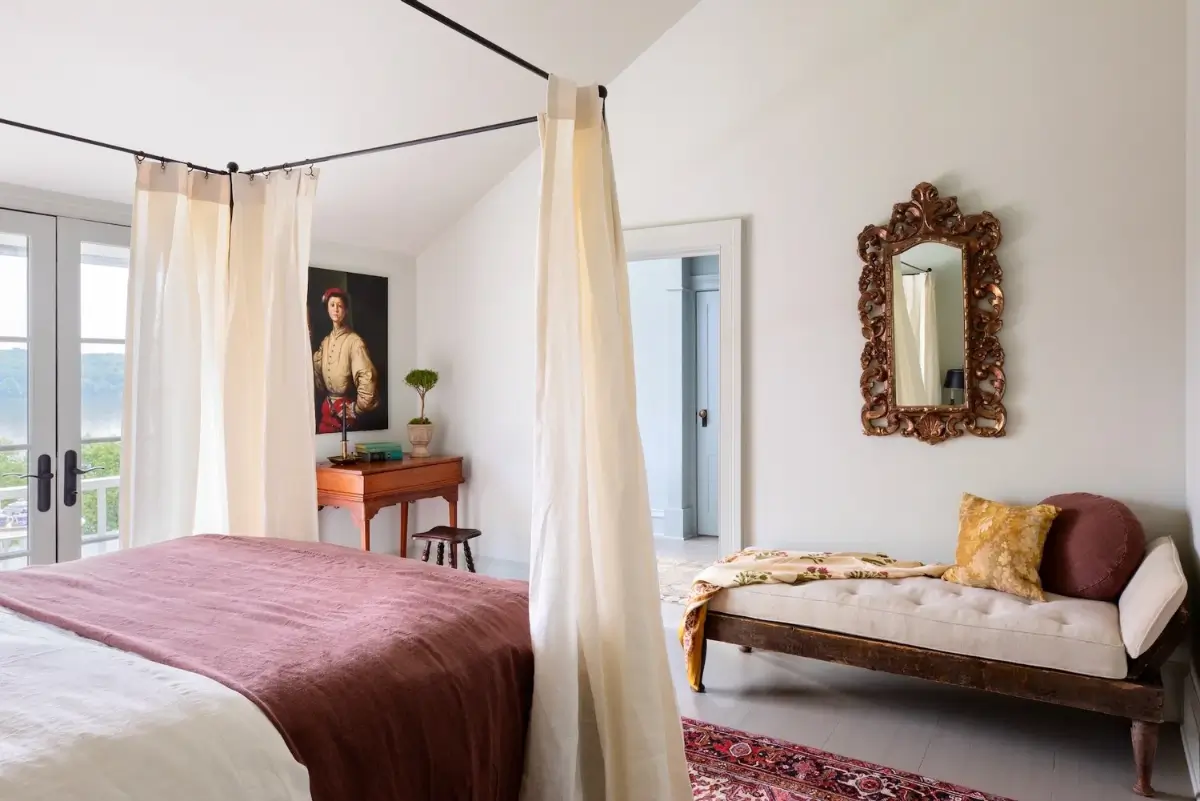 Colorful Interiors in a Beautiful 200-Year-Old Hudson River Estate 33 colorful-interiors-200-year-old-hudson-river-estate-nordroom