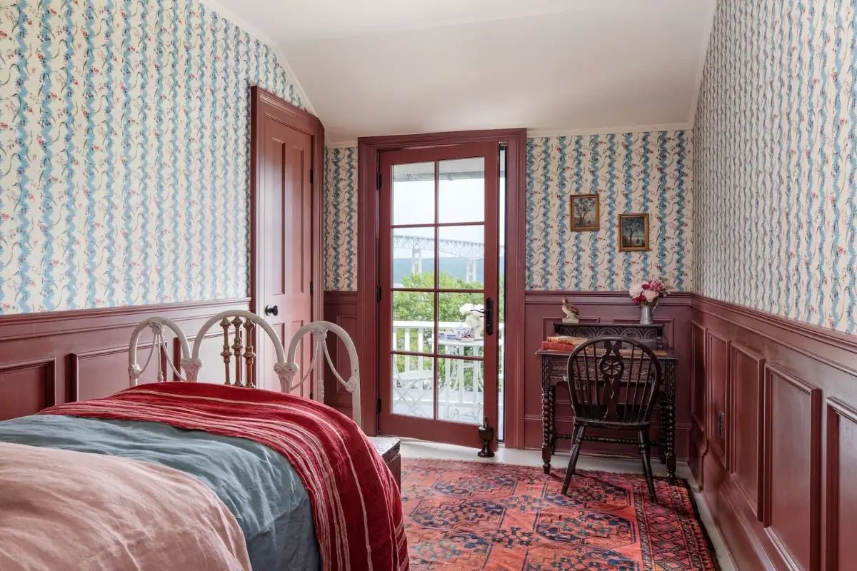 Colorful Interiors in a Beautiful 200-Year-Old Hudson River Estate 38 colorful-interiors-200-year-old-hudson-river-estate-nordroom