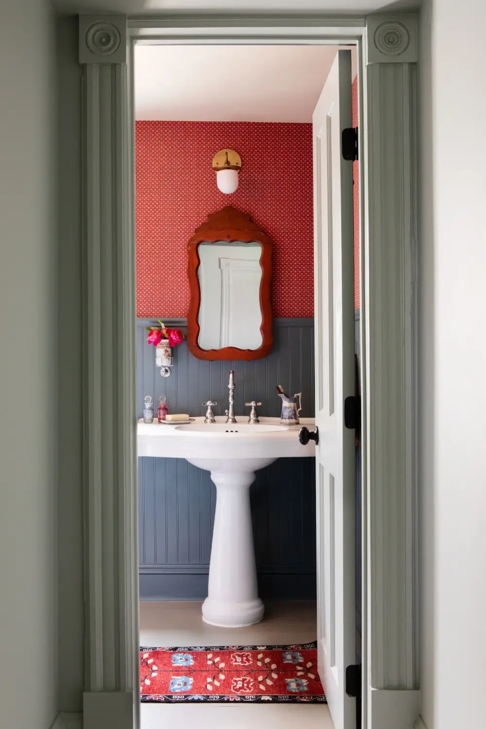 Colorful Interiors in a Beautiful 200-Year-Old Hudson River Estate 37 colorful-interiors-200-year-old-hudson-river-estate-nordroom