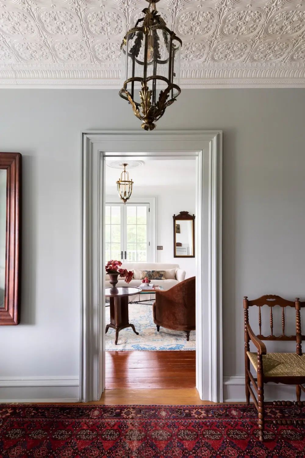 Colorful Interiors in a Beautiful 200-Year-Old Hudson River Estate 10 colorful-interiors-200-year-old-hudson-river-estate-nordroom