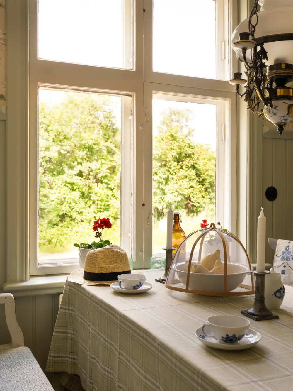 A Cozy Swedish Country House Renovated in a Classic Turn-of-the-Century Style 22 historic-character-1920s-house-near-stockholm-nordroom