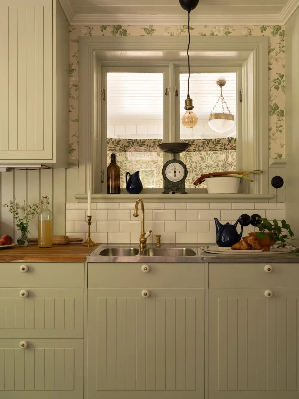 A Cozy Swedish Country House Renovated in a Classic Turn-of-the-Century Style 20 historic-character-1920s-house-near-stockholm-nordroom