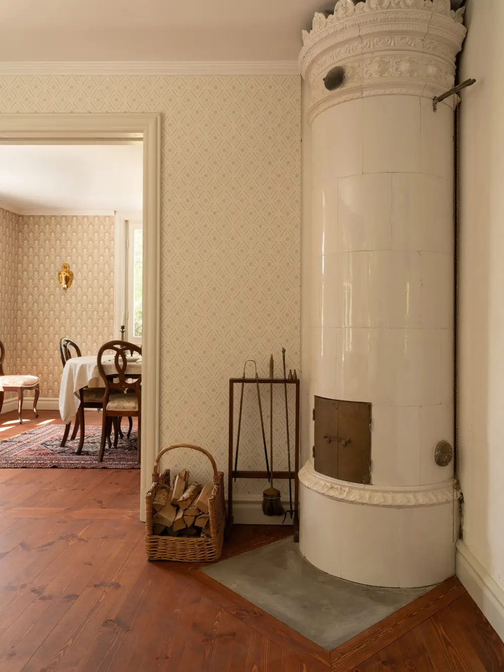 A Cozy Swedish Country House Renovated in a Classic Turn-of-the-Century Style 11 historic-character-1920s-house-near-stockholm-nordroom