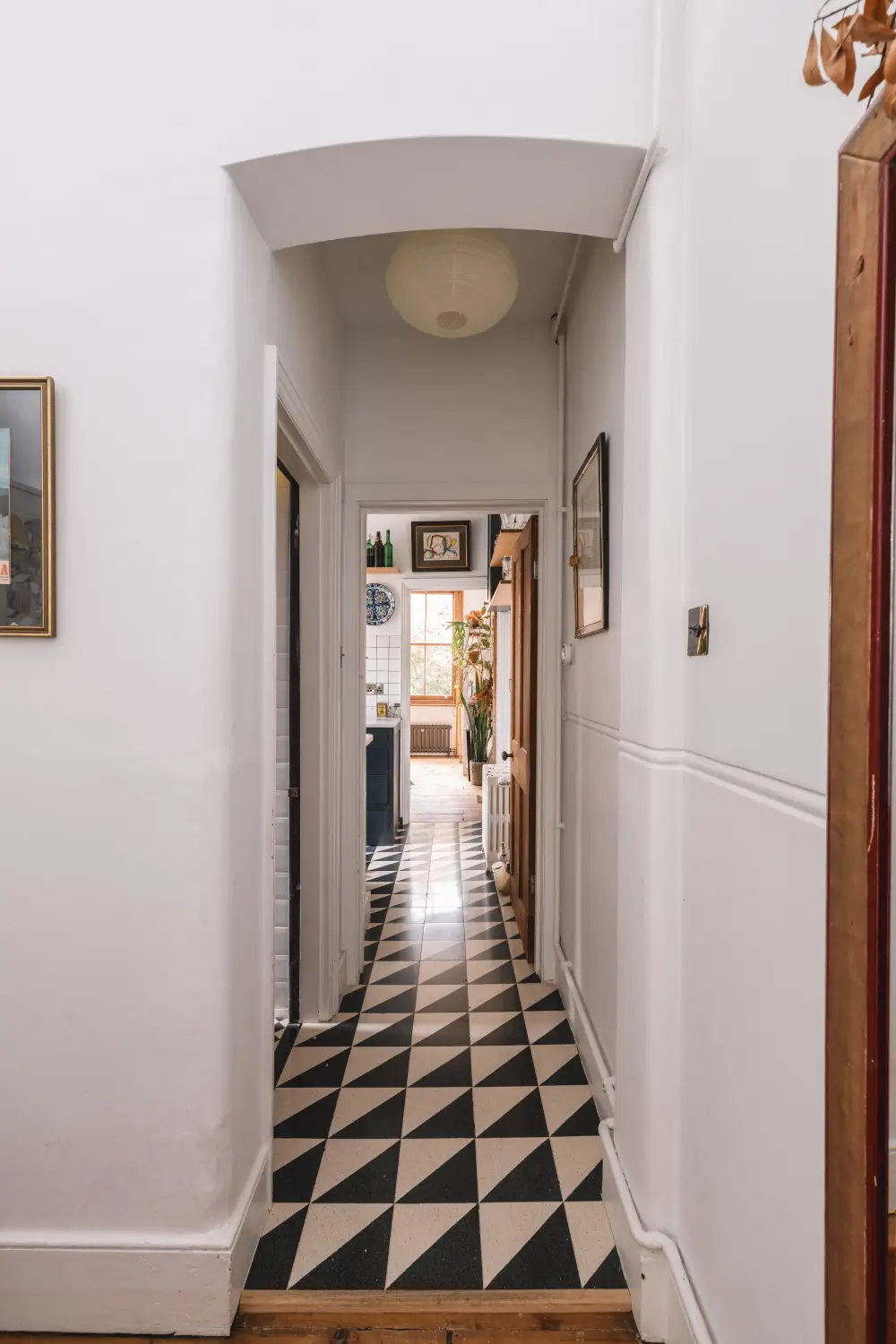 Patinated Floorboards and Light Spaces in an East London Edwardian Apartment 12 historic-character-edwardian-apartment-london-nordroom