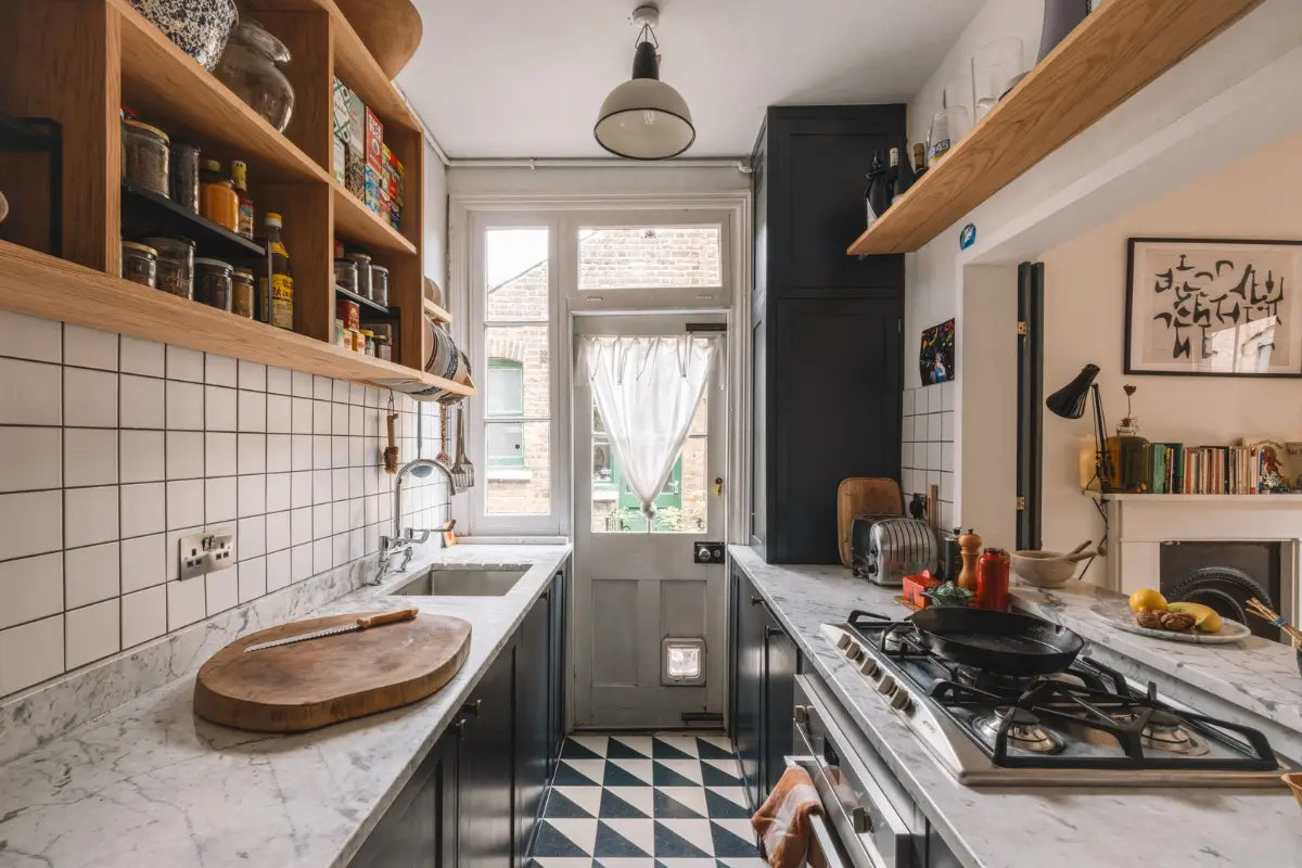 Patinated Floorboards and Light Spaces in an East London Edwardian Apartment 8 historic-character-edwardian-apartment-london-nordroom