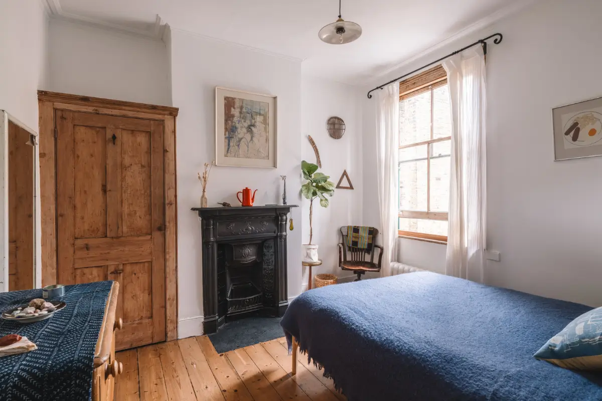 Patinated Floorboards and Light Spaces in an East London Edwardian Apartment 13 historic-character-edwardian-apartment-london-nordroom