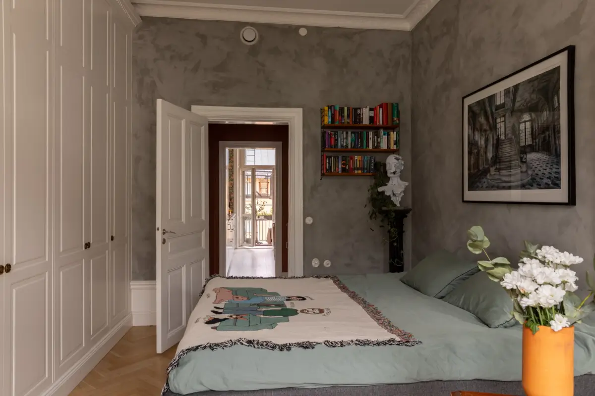 A Kitchen with William Morris Wallpaper in a Light Early 20th-Century Apartment 22 kitchen-william-morris-wallpaper-turn-of-the-century-apartment-nordroom