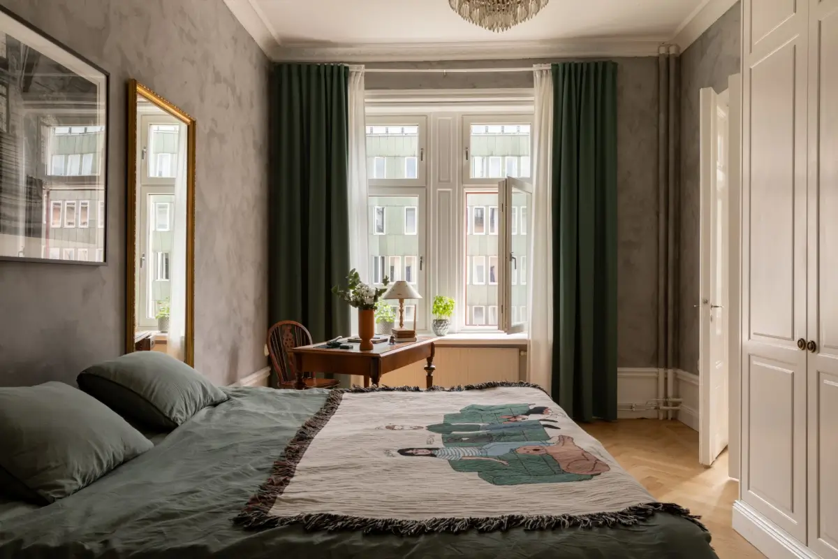 A Kitchen with William Morris Wallpaper in a Light Early 20th-Century Apartment 19 kitchen-william-morris-wallpaper-turn-of-the-century-apartment-nordroom
