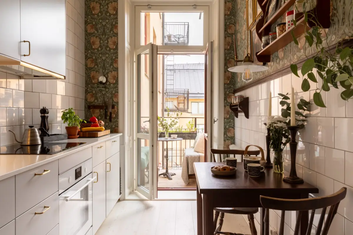 A Kitchen with William Morris Wallpaper in a Light Early 20th-Century Apartment 12 kitchen-william-morris-wallpaper-turn-of-the-century-apartment-nordroom
