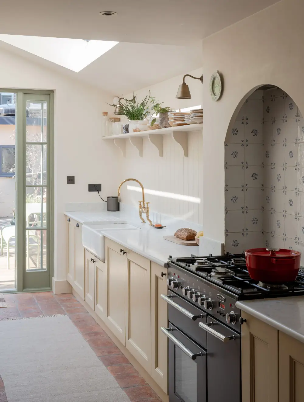 A Warm Family Home with a Light-Filled Kitchen Extension with Terracotta Tiles 12 light-filled-cozy-kitchen-extension-victorian-family-home-london