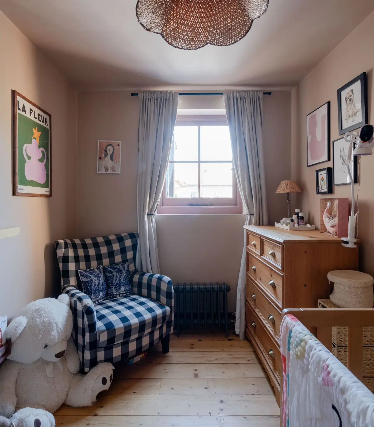 A Warm Family Home with a Light-Filled Kitchen Extension with Terracotta Tiles 28 light-filled-cozy-kitchen-extension-victorian-family-home-london