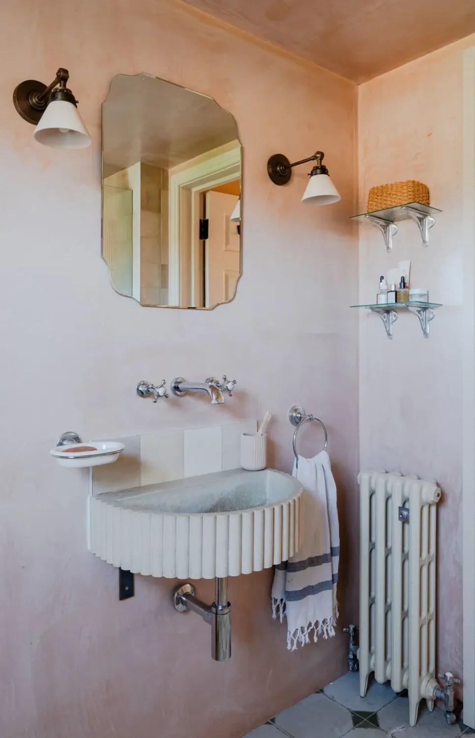 A Warm Family Home with a Light-Filled Kitchen Extension with Terracotta Tiles 42 light-filled-cozy-kitchen-extension-victorian-family-home-london