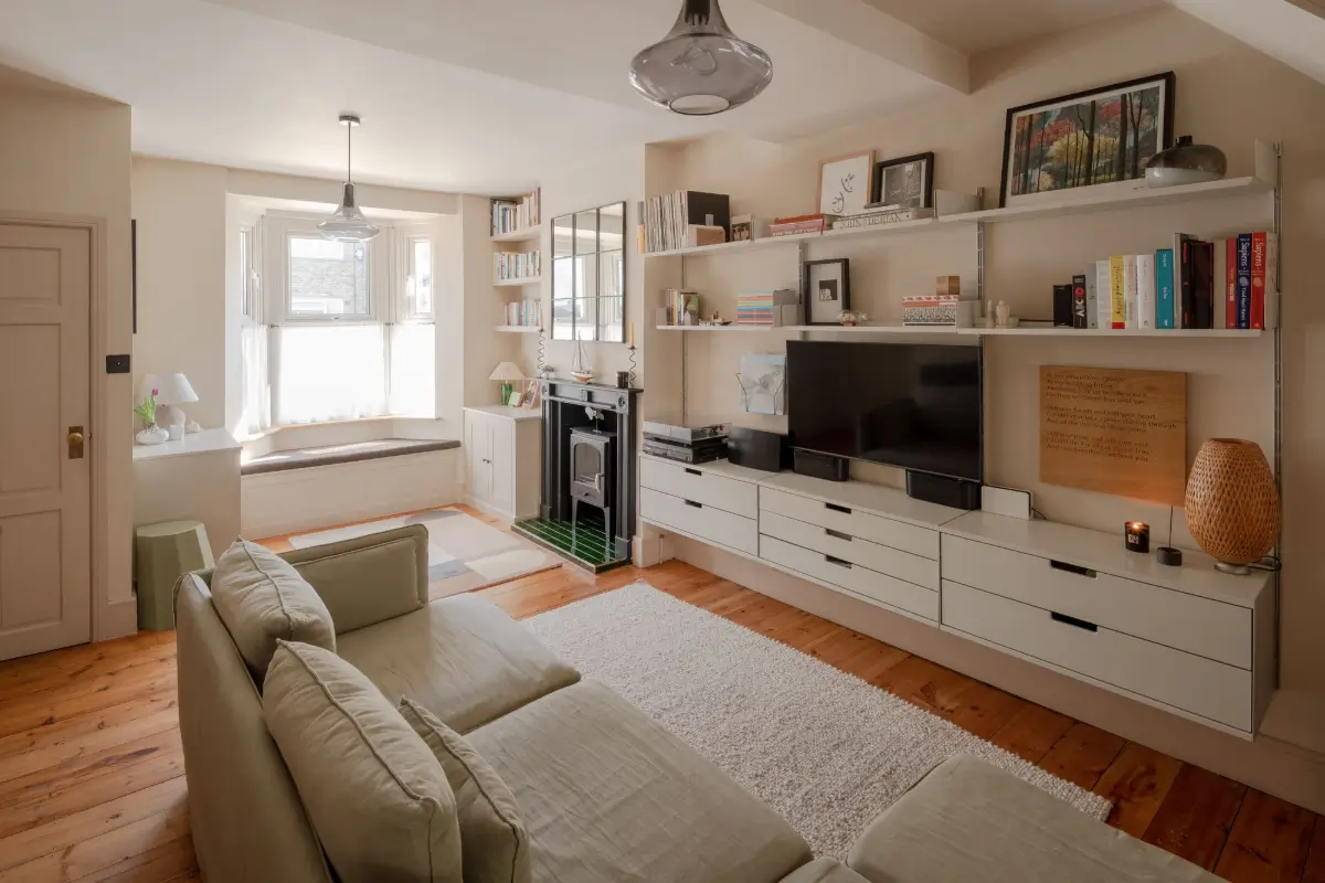 A Warm Family Home with a Light-Filled Kitchen Extension with Terracotta Tiles 1 light-filled-cozy-kitchen-extension-victorian-family-home-london