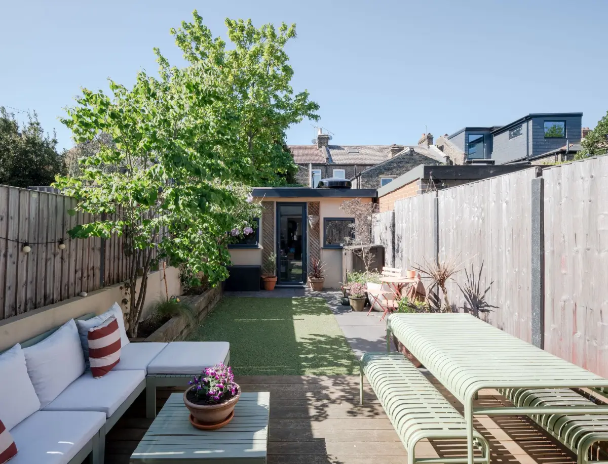 A Warm Family Home with a Light-Filled Kitchen Extension with Terracotta Tiles 18 light-filled-cozy-kitchen-extension-victorian-family-home-london