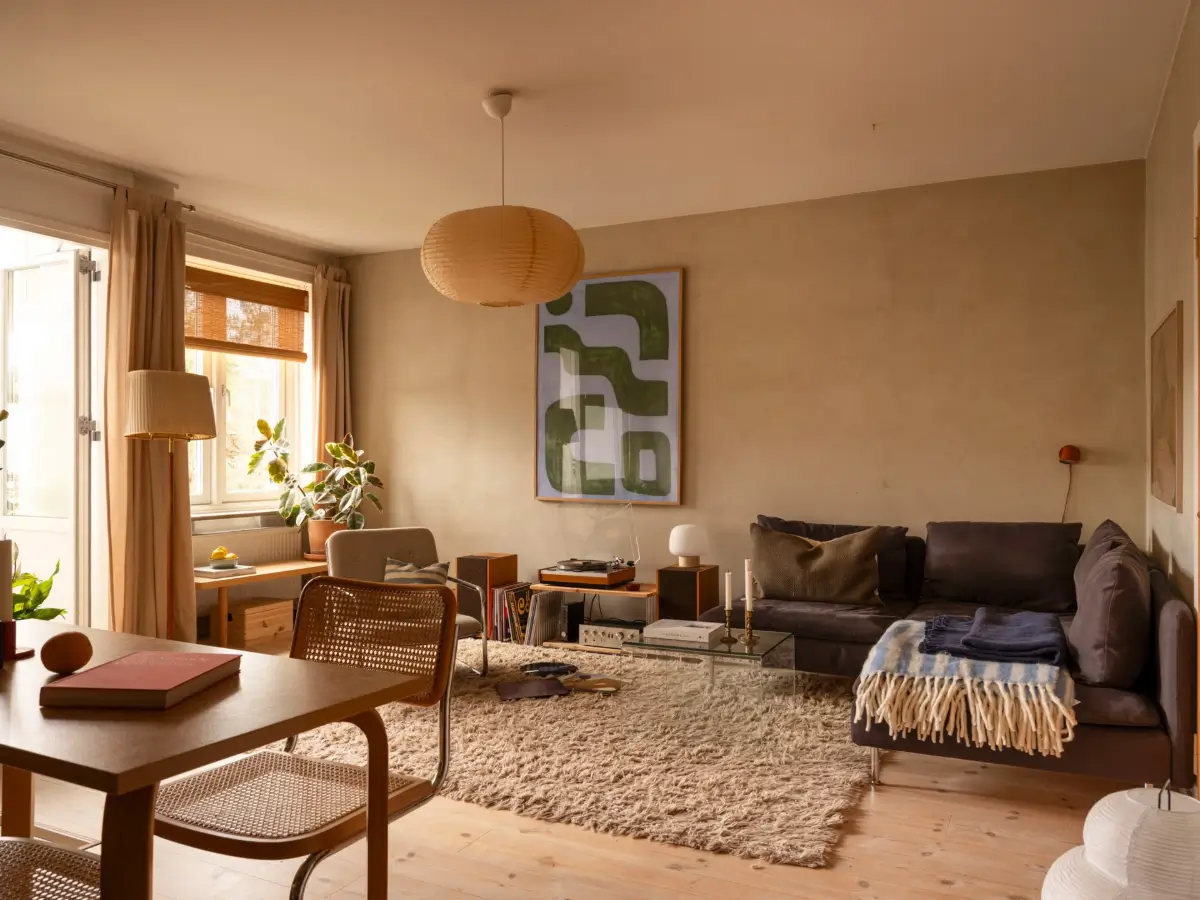 Earthy Colors and Midcentury Design in a Stockholm Apartment 1 muted-palette-1950s-apartment-stockholm-nordroom