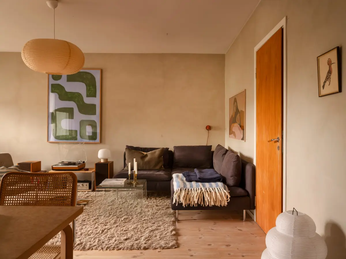 Earthy Colors and Midcentury Design in a Stockholm Apartment 3 muted-palette-1950s-apartment-stockholm-nordroom