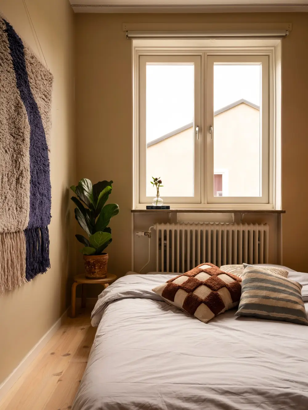 Earthy Colors and Midcentury Design in a Stockholm Apartment 23 muted-palette-1950s-apartment-stockholm-nordroom