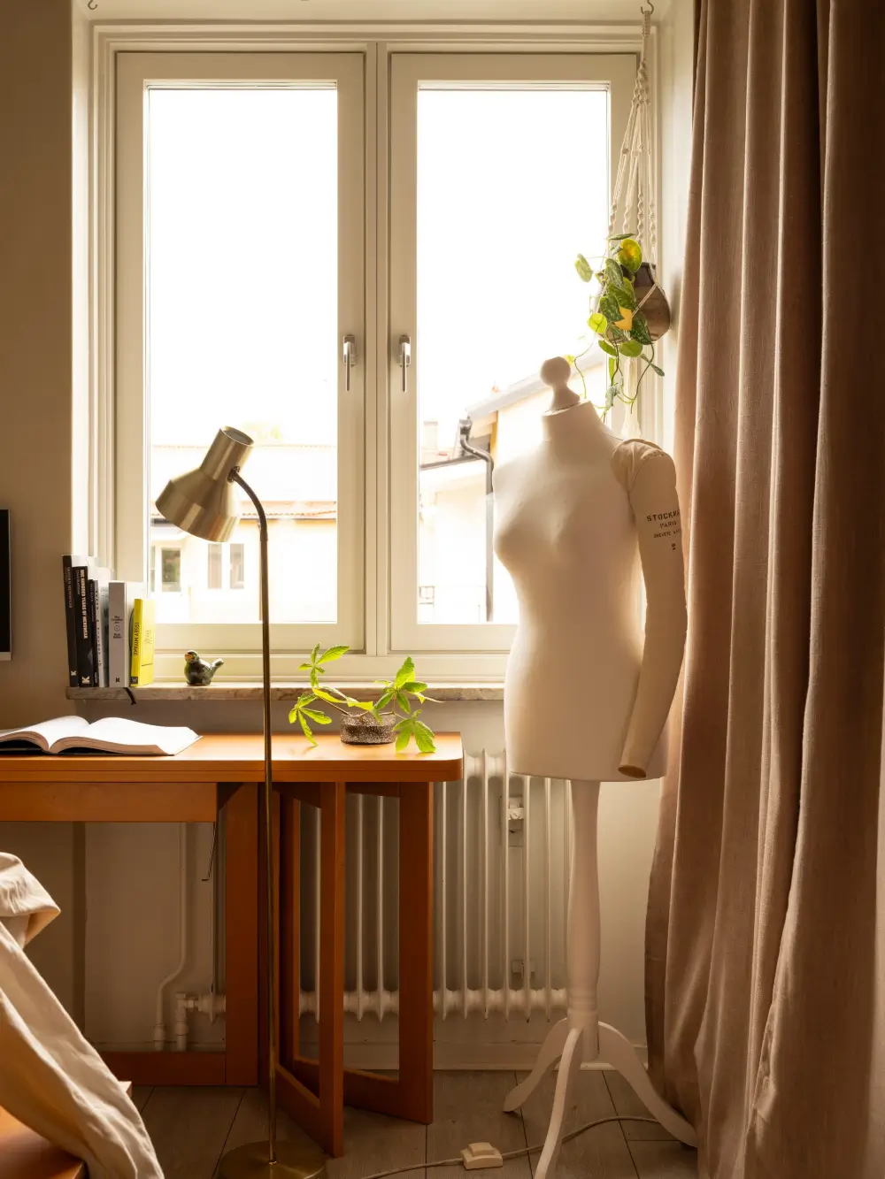 Earthy Colors and Midcentury Design in a Stockholm Apartment 19 muted-palette-1950s-apartment-stockholm-nordroom