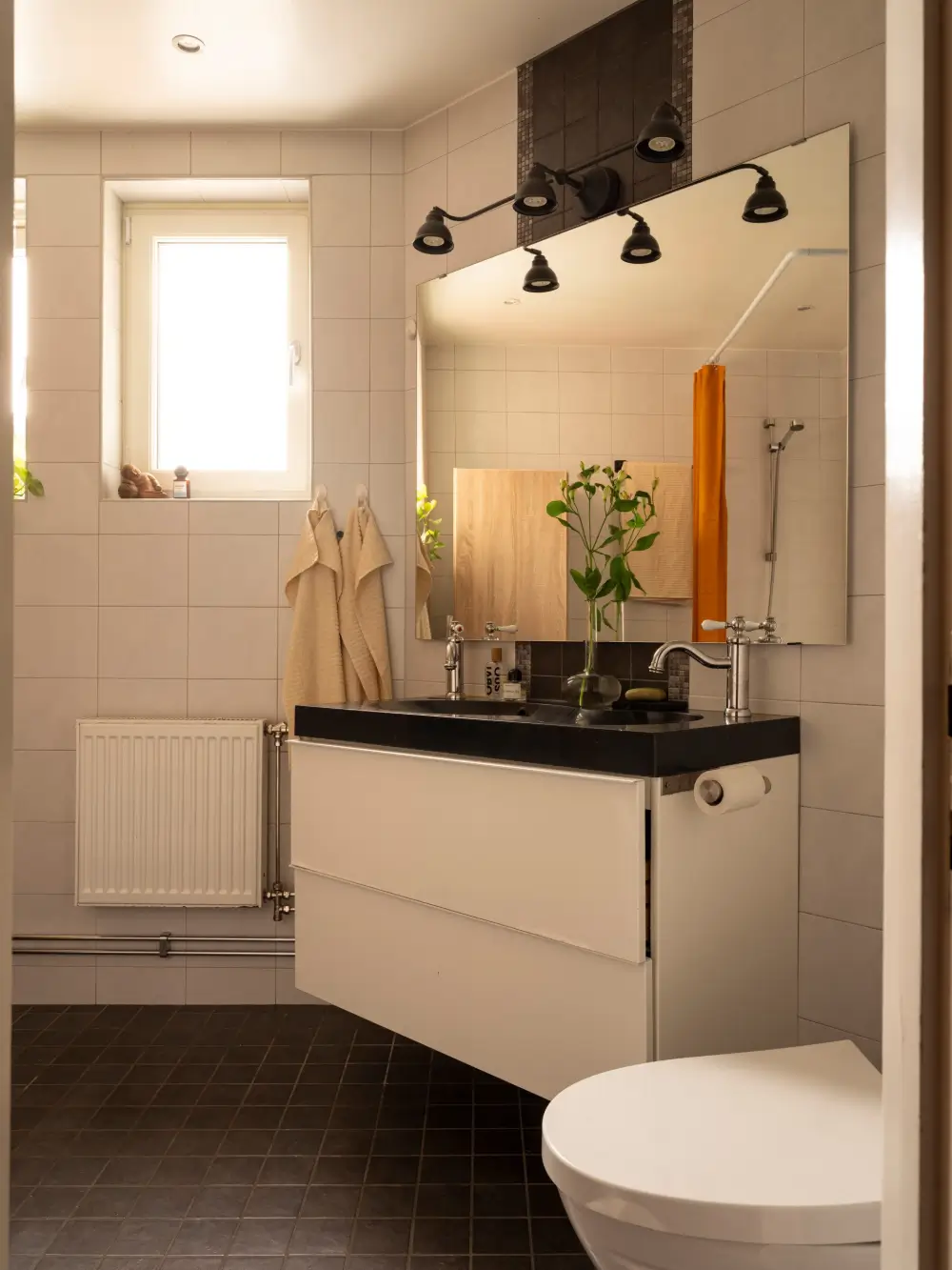Earthy Colors and Midcentury Design in a Stockholm Apartment 31 muted-palette-1950s-apartment-stockholm-nordroom