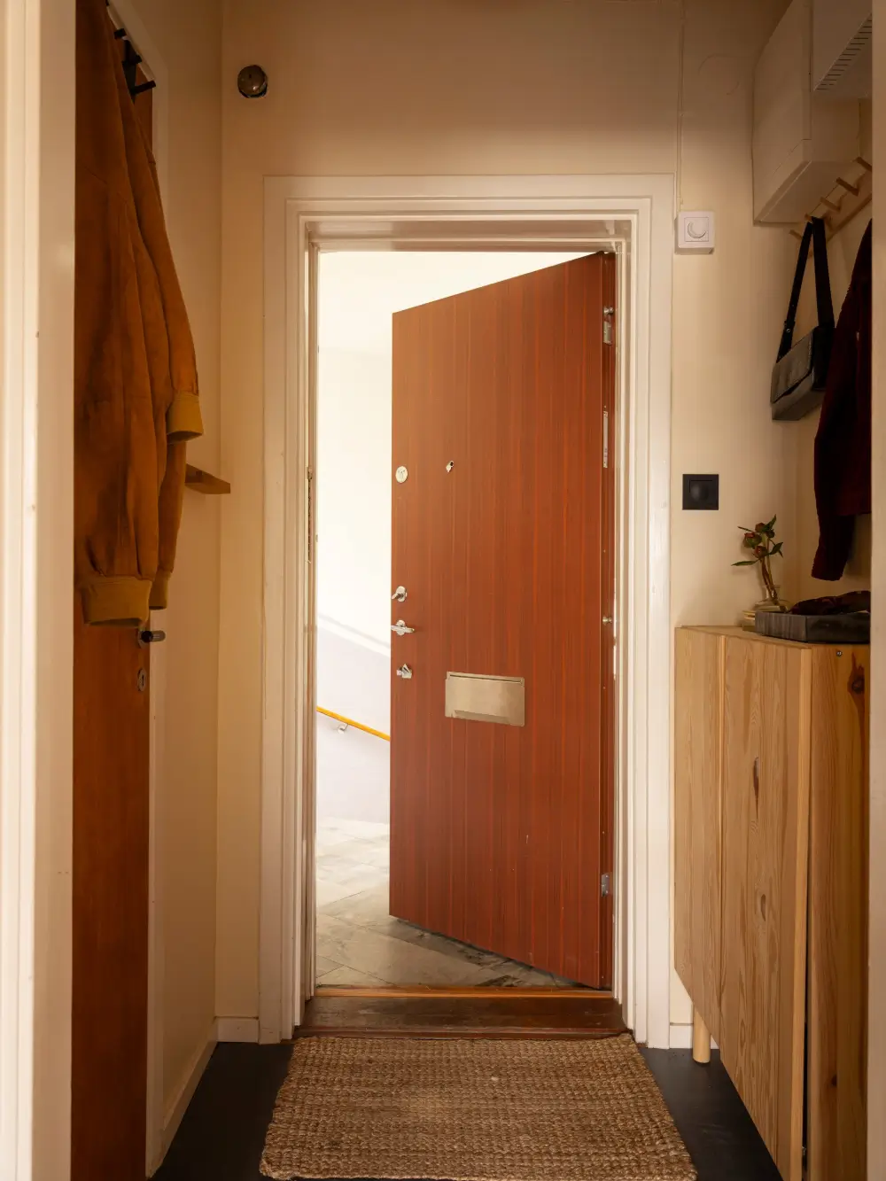 Earthy Colors and Midcentury Design in a Stockholm Apartment 33 muted-palette-1950s-apartment-stockholm-nordroom
