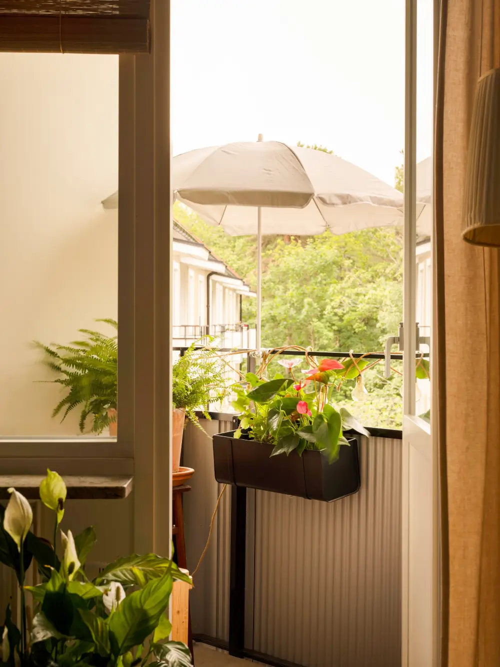 Earthy Colors and Midcentury Design in a Stockholm Apartment 10 muted-palette-1950s-apartment-stockholm-nordroom