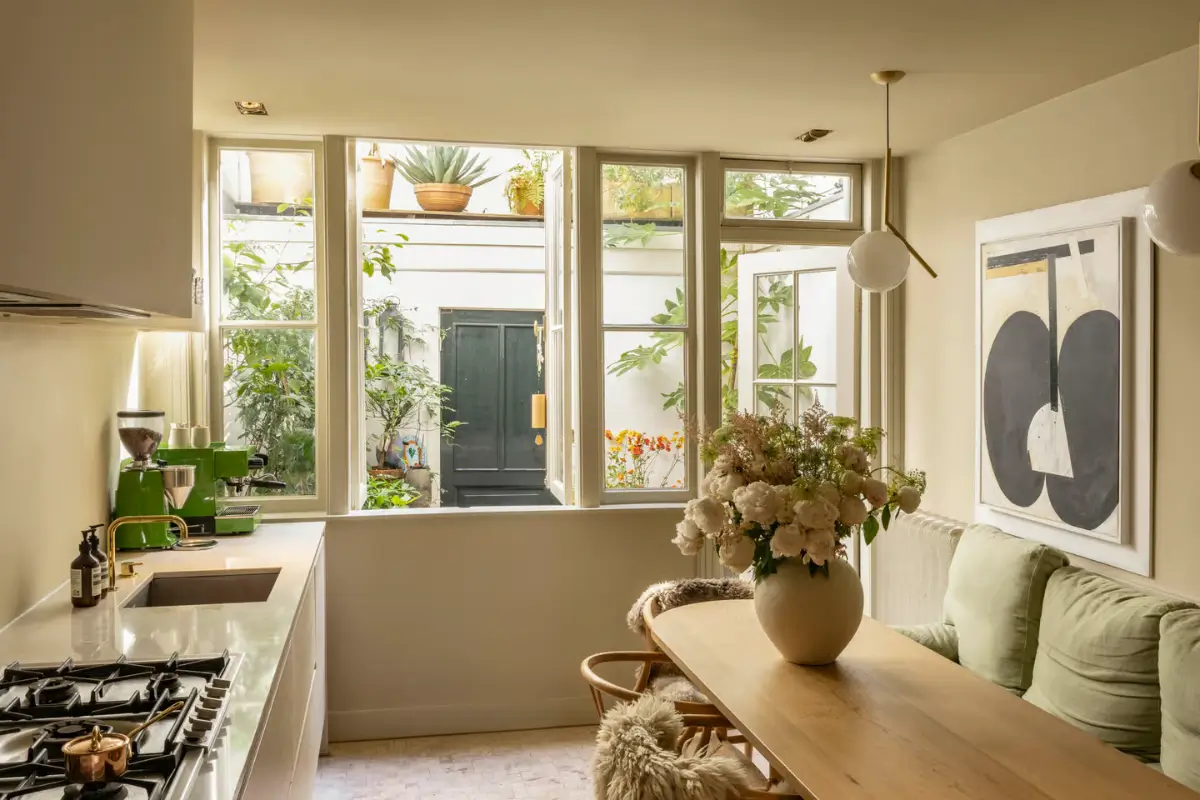 A Narrow Amsterdam Canal House with Warm, Luxurious Interiors and a Hidden Roof Terrace 3 narrow-17th-century-amsterdam-canal-house-family-home-nordroom