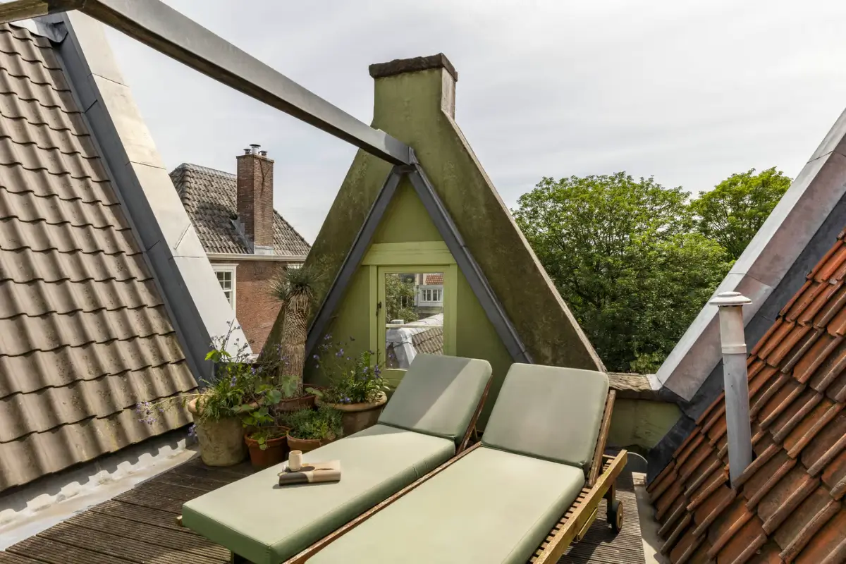 A Narrow Amsterdam Canal House with Warm, Luxurious Interiors and a Hidden Roof Terrace 33 narrow-17th-century-amsterdam-canal-house-family-home-nordroom