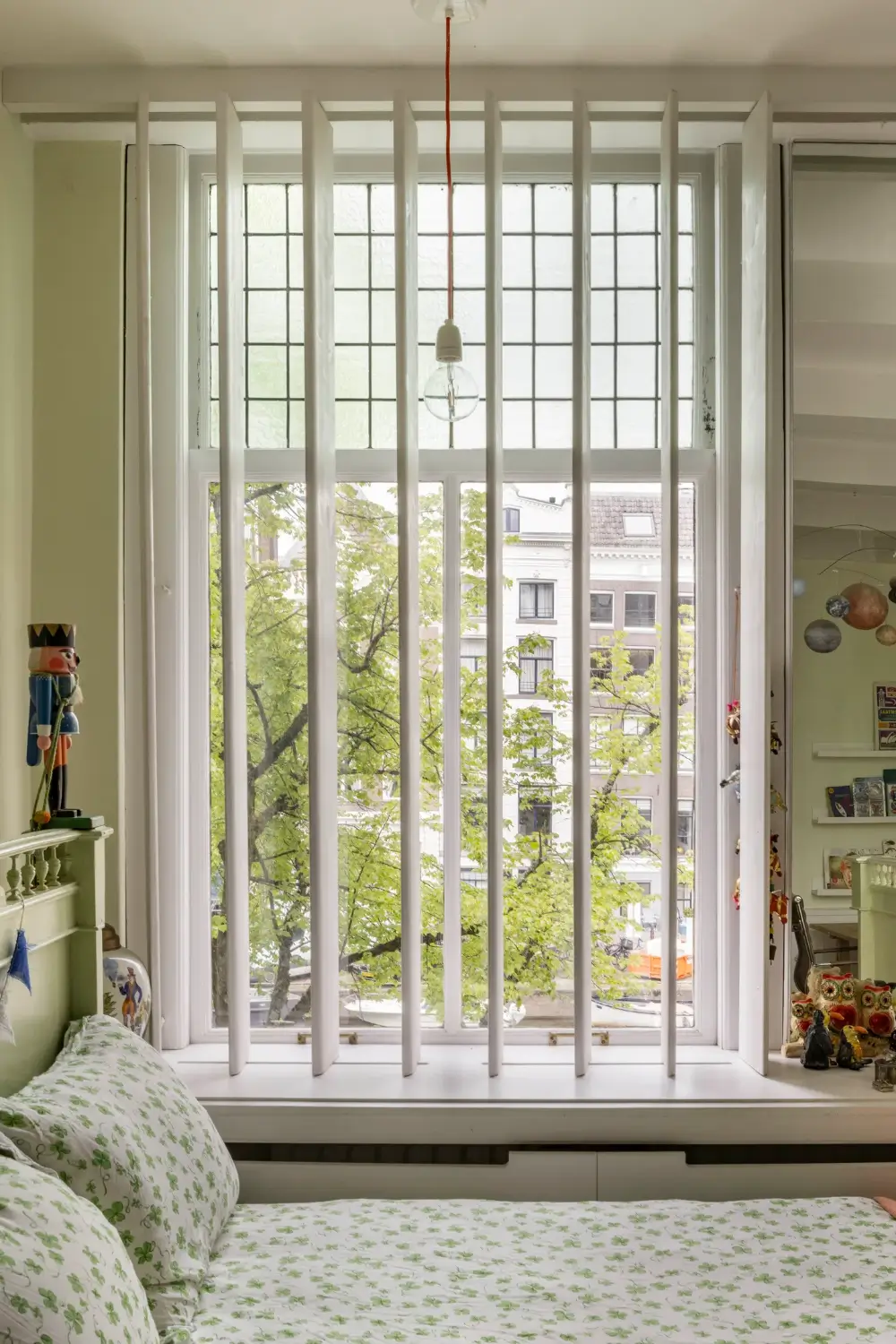 A Narrow Amsterdam Canal House with Warm, Luxurious Interiors and a Hidden Roof Terrace 19 narrow-17th-century-amsterdam-canal-house-family-home-nordroom
