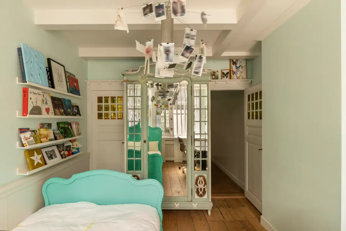 A Narrow Amsterdam Canal House with Warm, Luxurious Interiors and a Hidden Roof Terrace 21 narrow-17th-century-amsterdam-canal-house-family-home-nordroom