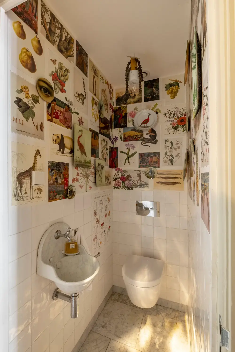 A Narrow Amsterdam Canal House with Warm, Luxurious Interiors and a Hidden Roof Terrace 11 narrow-17th-century-amsterdam-canal-house-family-home-nordroom
