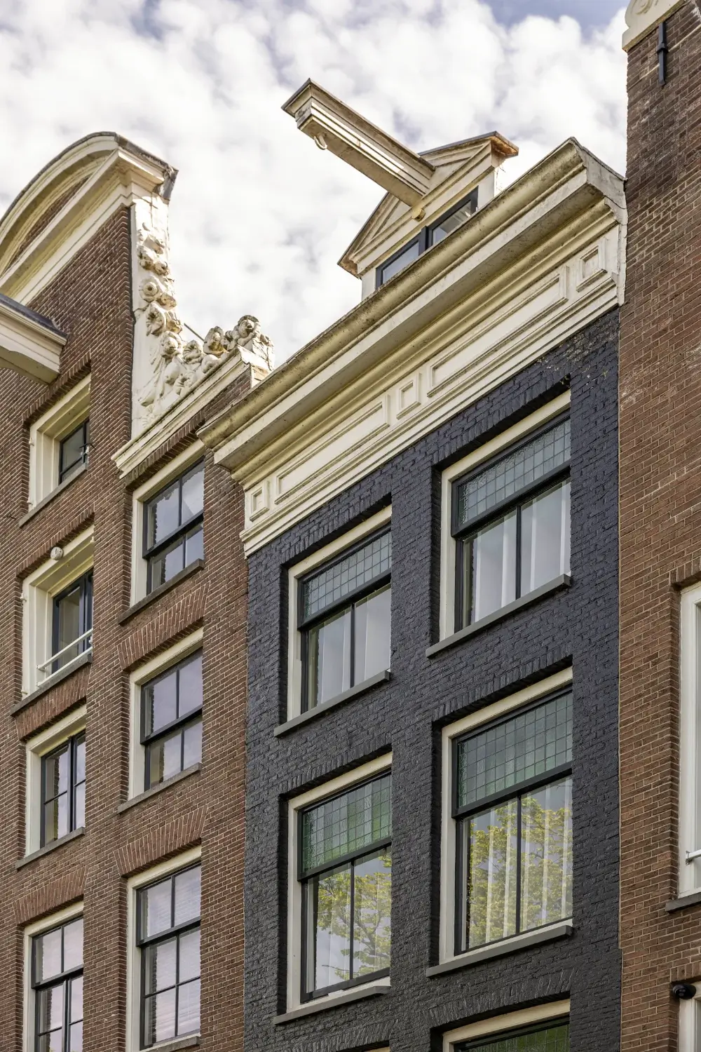 A Narrow Amsterdam Canal House with Warm, Luxurious Interiors and a Hidden Roof Terrace 38 narrow-17th-century-amsterdam-canal-house-family-home-nordroom