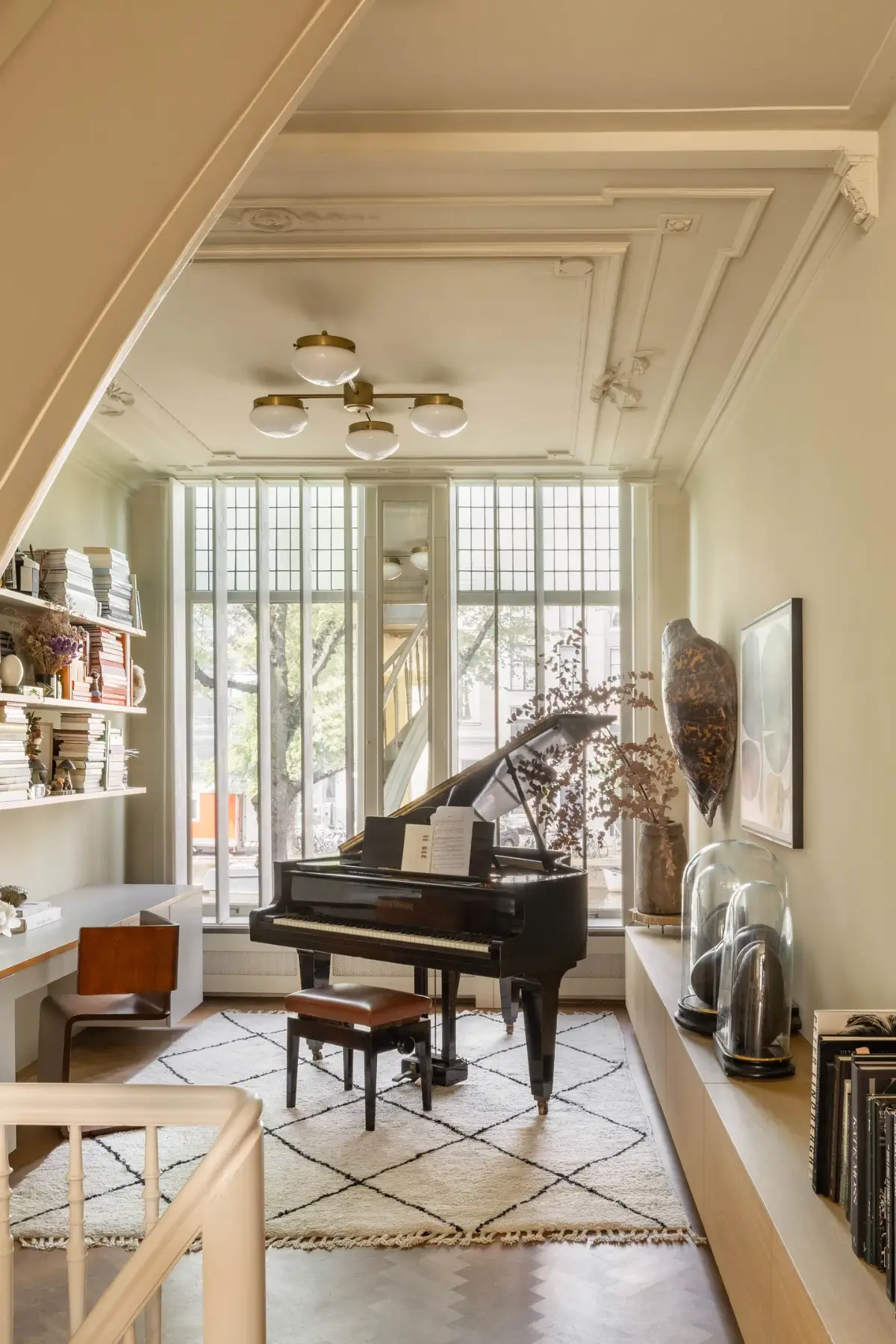 narrow-17th-century-amsterdam-canal-house-family-home-nordroom
