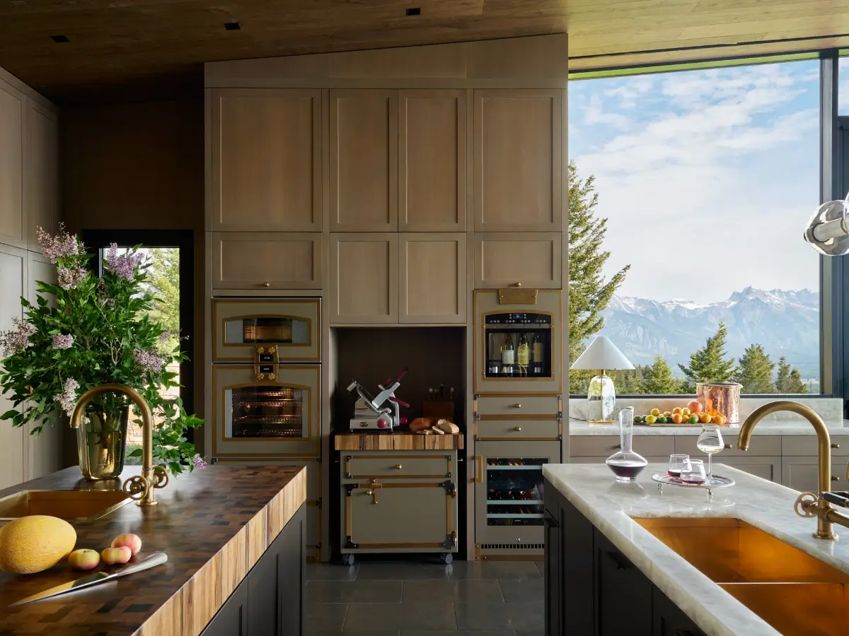 A Mountain Sanctuary Above the Tetons with a Luxurious Officine Gullo Kitchen 13 officine-gullo-wrj-design-wyoming-villa-nordroom